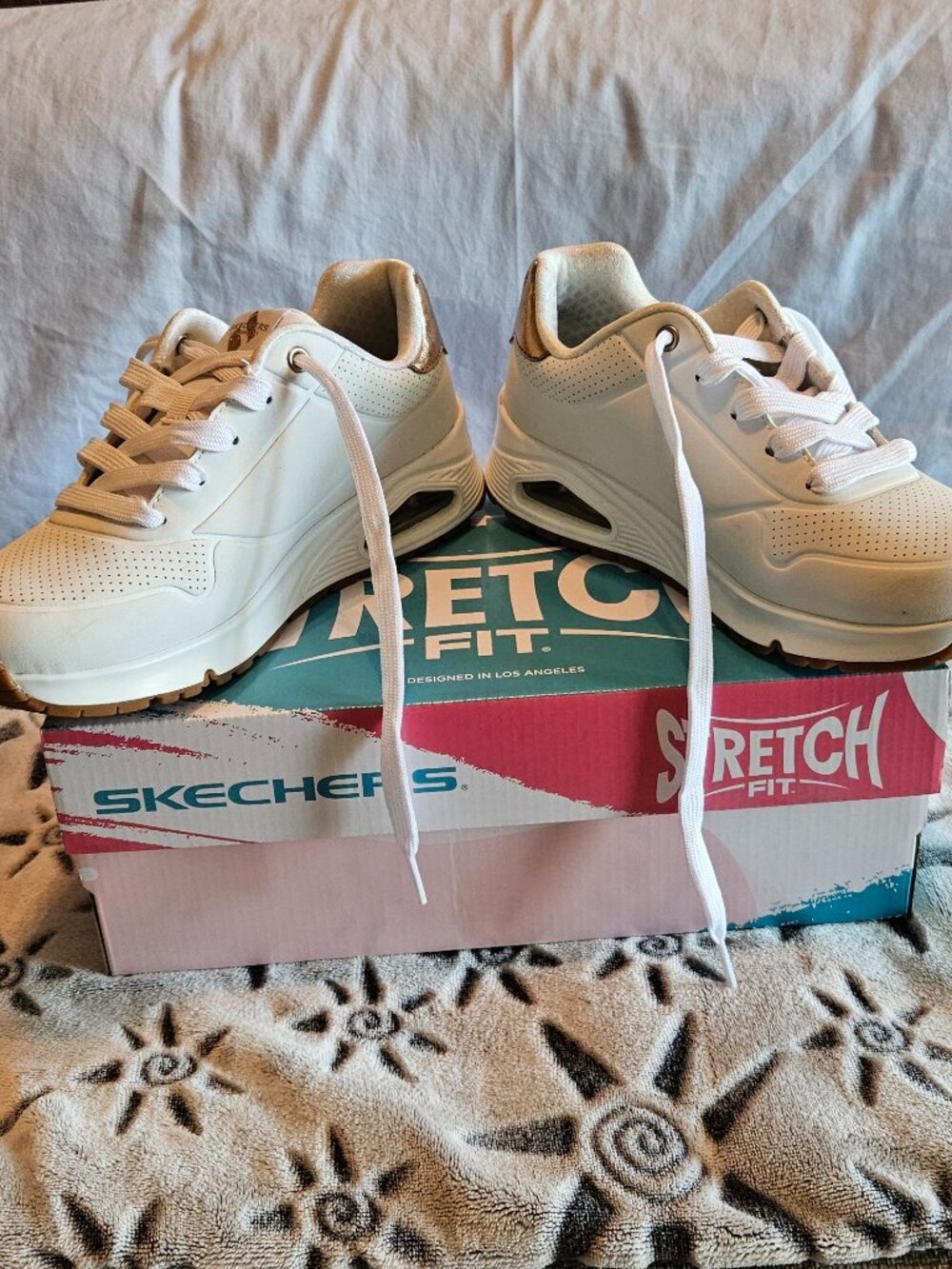 Skechers Uno Shimmer Away Sneaker - Women's Size 3 Eur 35